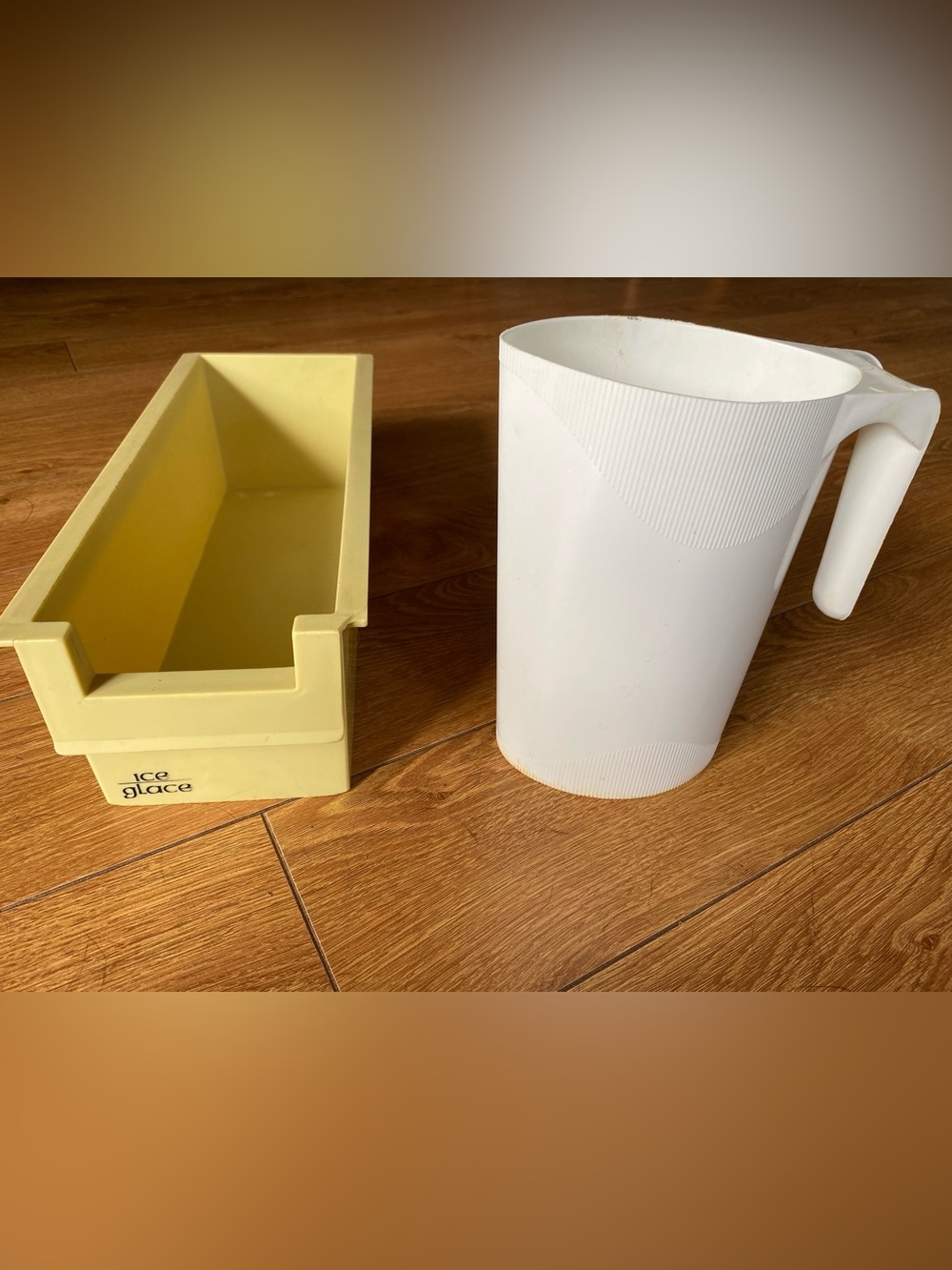 Milk bag container and ice box